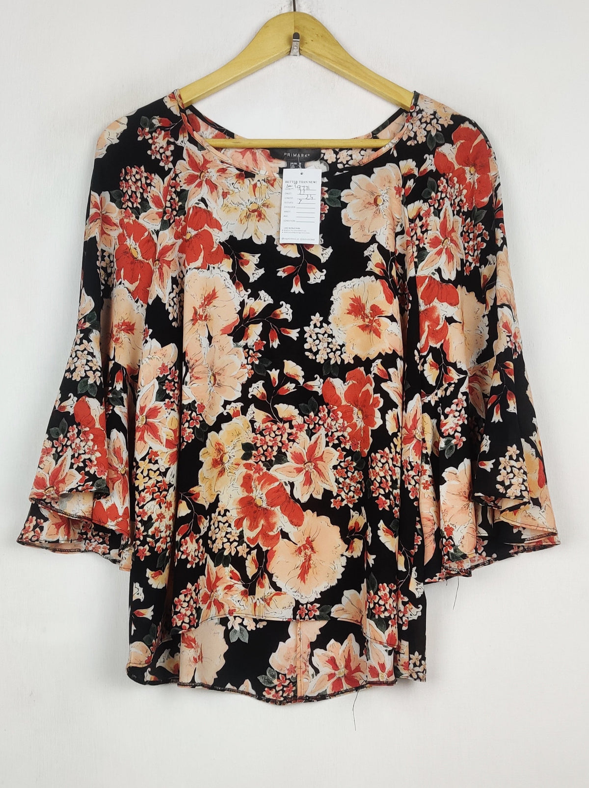 Buy online pre-used pre-loved 100% authentic & Original branded Primark (SWT-9771) available in Pakistan. Top international brands avilable.