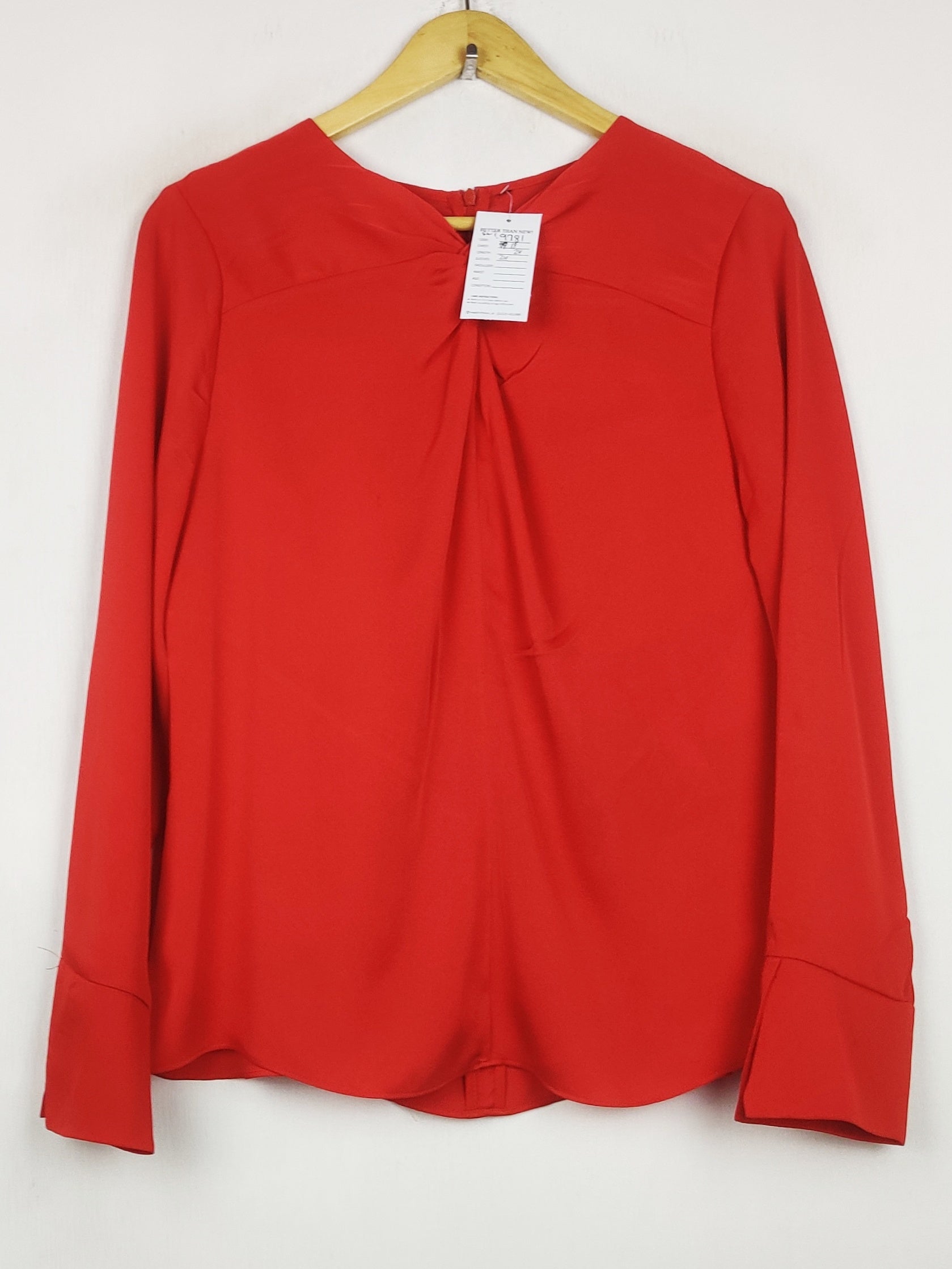 Buy online pre-used pre-loved 100% authentic & Original branded Unknown Brand (SWT-9781) available in Pakistan. Top international brands avilable.