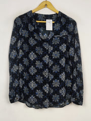 Buy online pre-used pre-loved 100% authentic & Original branded Marks & Spencer (SWT-9799) available in Pakistan. Top international brands avilable.