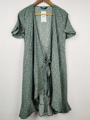 Buy online pre-used pre-loved 100% authentic & Original branded Only (SWT-980) available in Pakistan. Top international brands avilable.