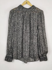 Buy online pre-used pre-loved 100% authentic & Original branded H&M (SWT-9825) available in Pakistan. Top international brands avilable.