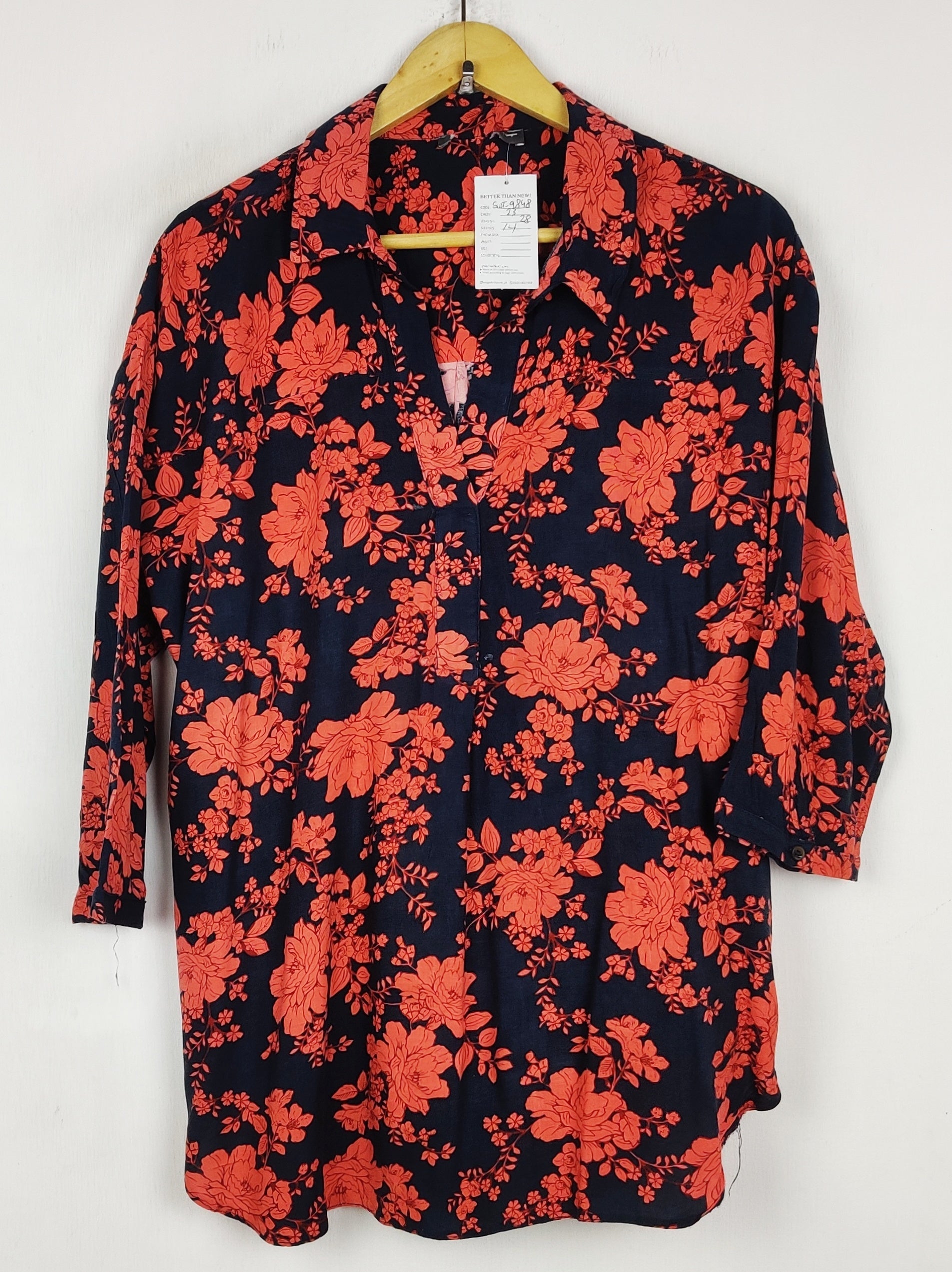 Buy online pre-used pre-loved 100% authentic & Original branded Unknown Brand (SWT-9848) available in Pakistan. Top international brands avilable.