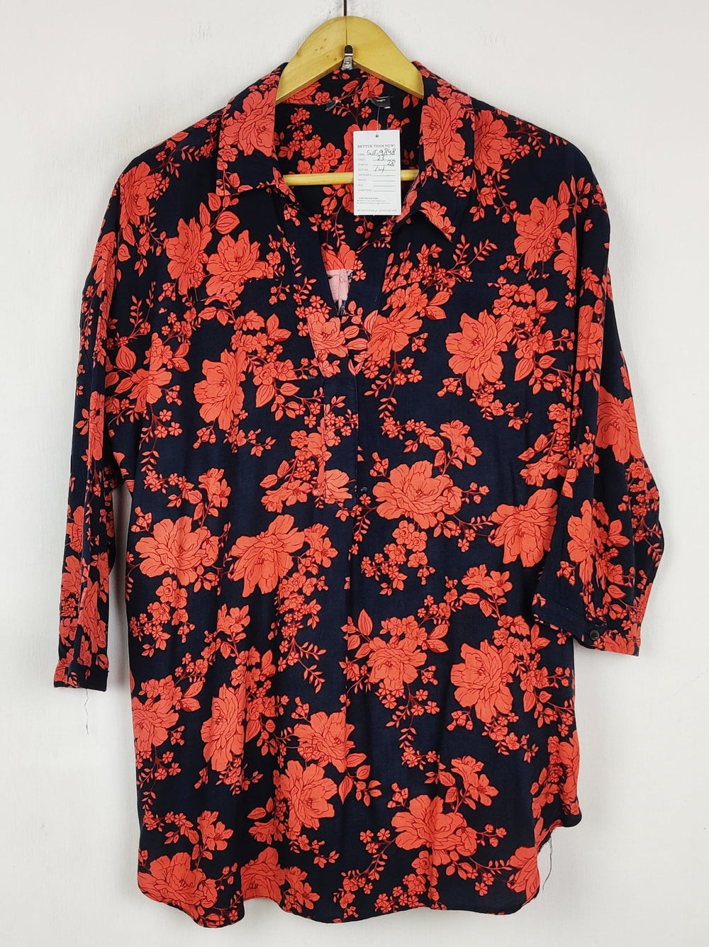 Buy online pre-used pre-loved 100% authentic & Original branded Unknown Brand (SWT-9848) available in Pakistan. Top international brands avilable.