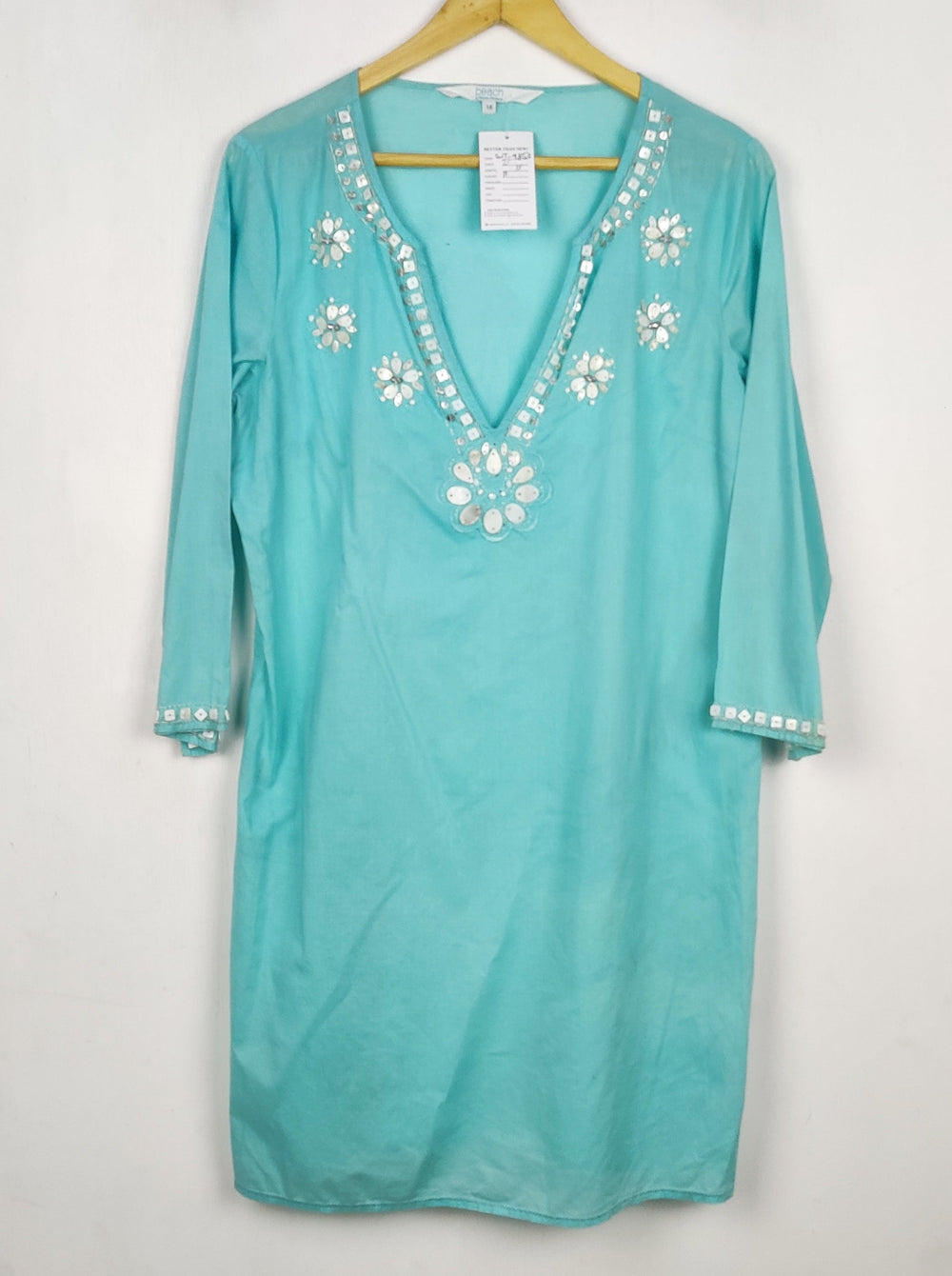 Buy online pre-used pre-loved 100% authentic & Original branded Beach (SWT-9853) available in Pakistan. Top international brands avilable.