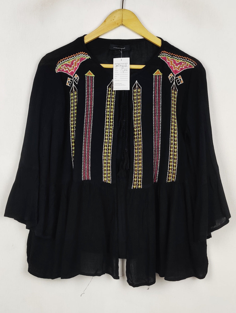 Buy online pre-used pre-loved 100% authentic & Original branded Atmosphere (SWT-9858) available in Pakistan. Top international brands avilable.
