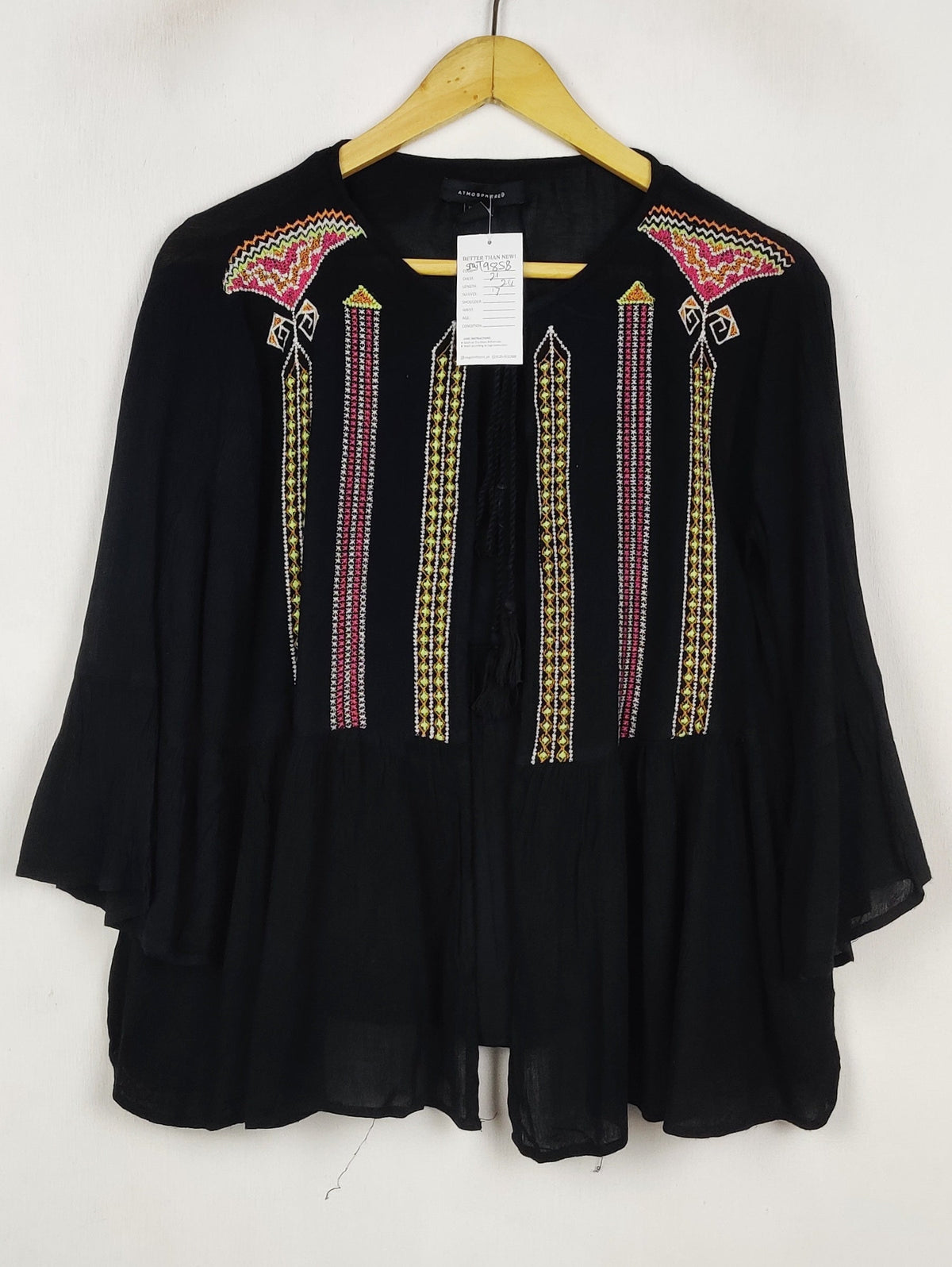 Buy online pre-used pre-loved 100% authentic & Original branded Atmosphere (SWT-9858) available in Pakistan. Top international brands avilable.