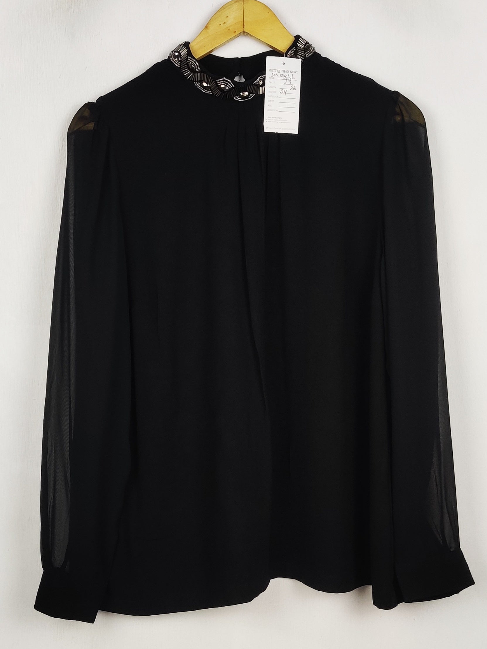Buy online pre-used pre-loved 100% authentic & Original branded Marks & Spencer (SWT-9866) available in Pakistan. Top international brands avilable.