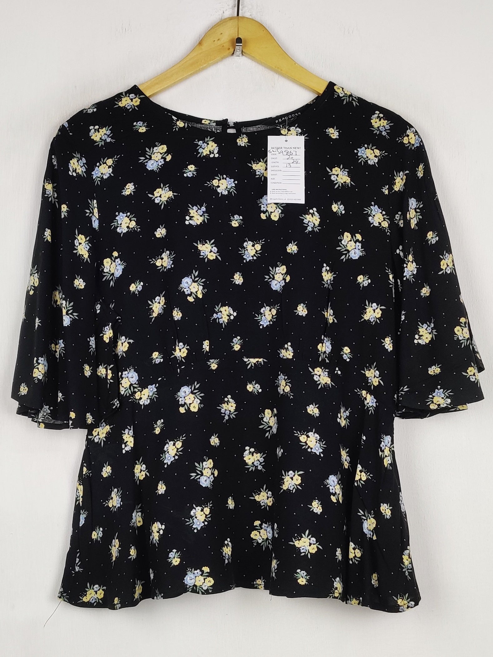 Buy online pre-used pre-loved 100% authentic & Original branded Pep&Co (SWT-9867) available in Pakistan. Top international brands avilable.