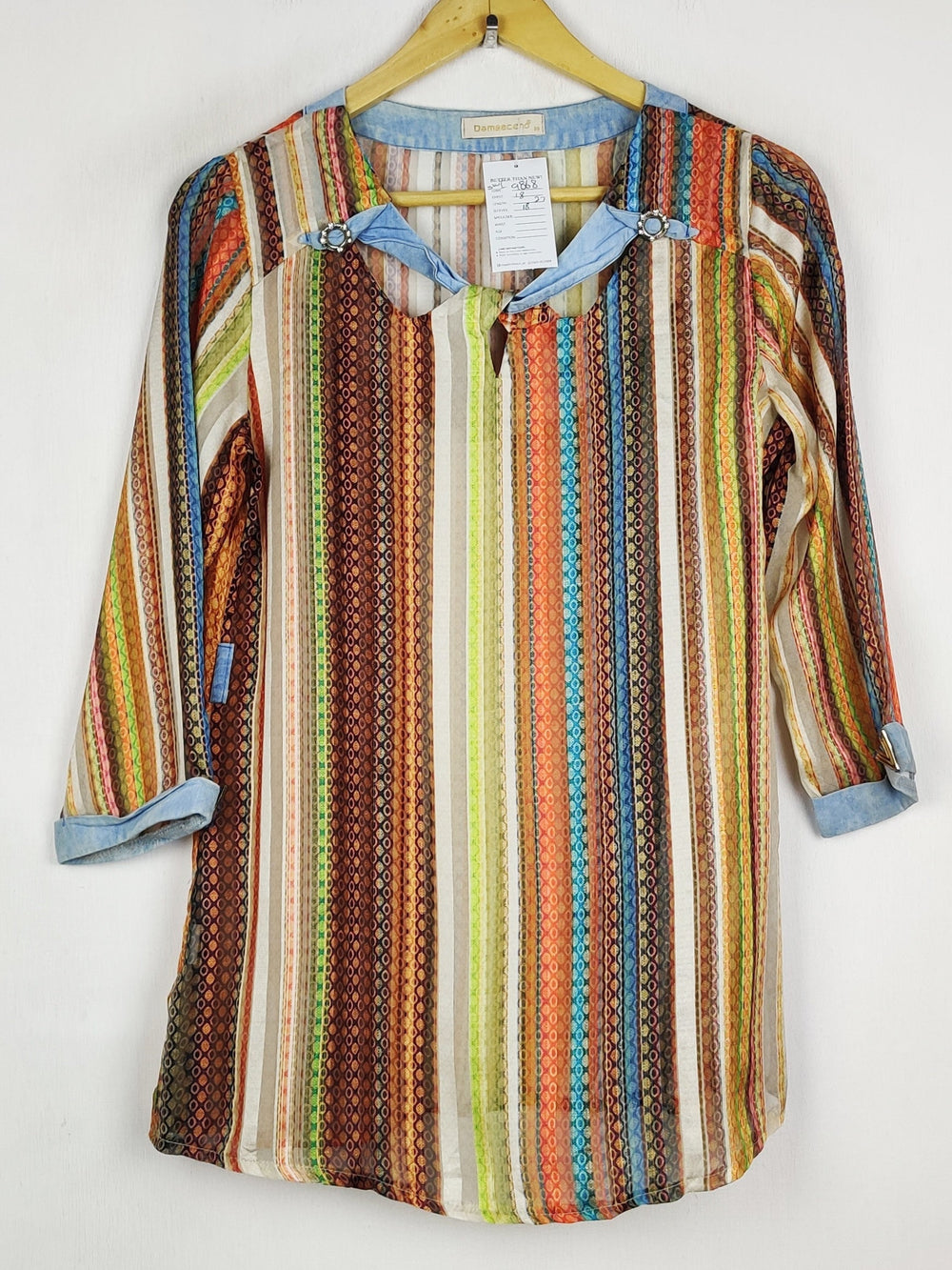 Buy online pre-used pre-loved 100% authentic & Original branded Damasceno (SWT-9868) available in Pakistan. Top international brands avilable.
