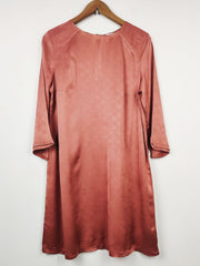 Buy online pre-used pre-loved 100% authentic & Original branded H&M (SWT-986) available in Pakistan. Top international brands avilable.