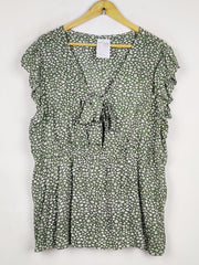 Buy online pre-used pre-loved 100% authentic & Original branded Unknown Brand (SWT-9888) available in Pakistan. Top international brands avilable.