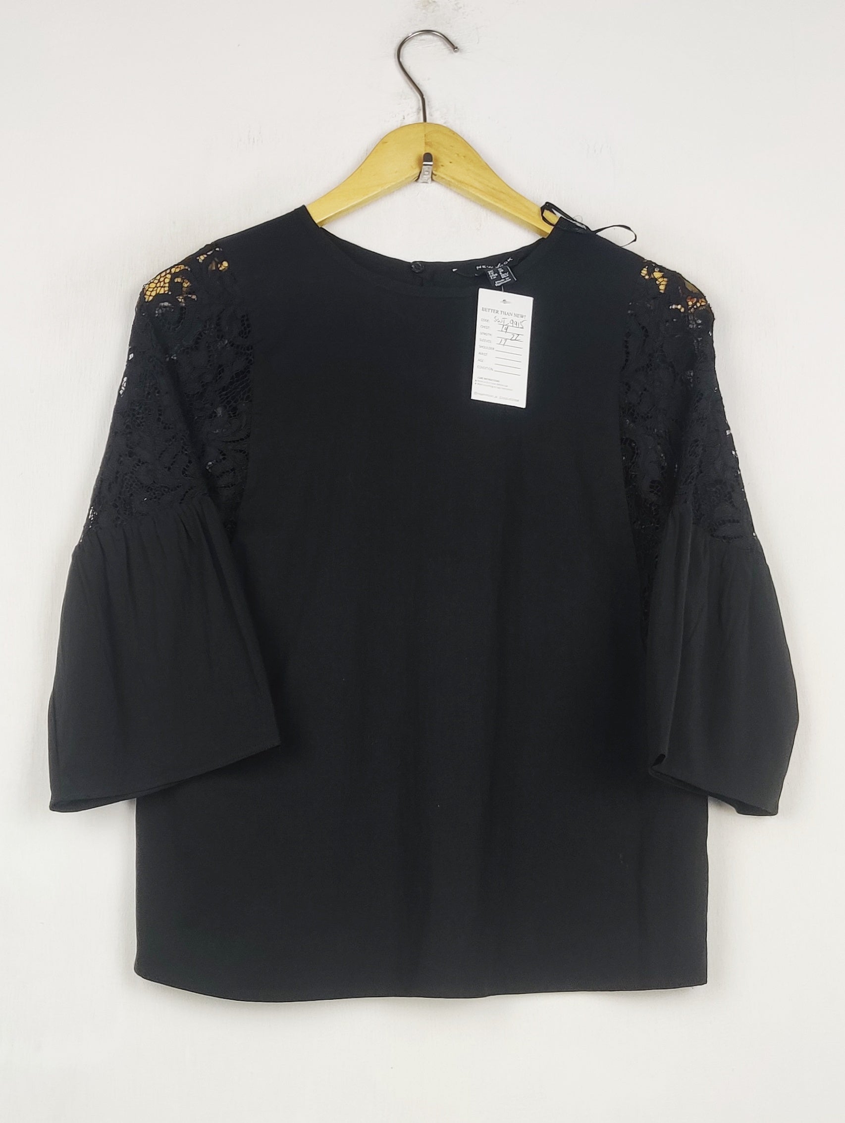 Buy online pre-used pre-loved 100% authentic & Original branded New Look (SWT-9915) available in Pakistan. Top international brands avilable.