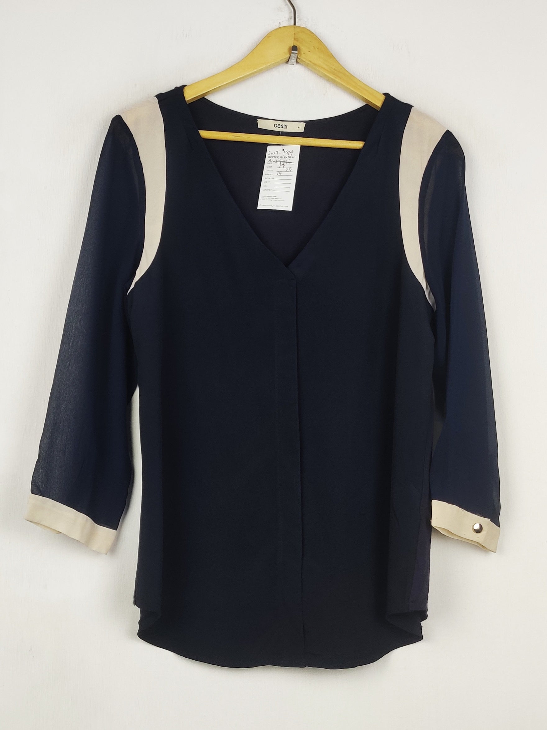 Buy online pre-used pre-loved 100% authentic & Original branded Oasis (SWT-9919) available in Pakistan. Top international brands avilable.