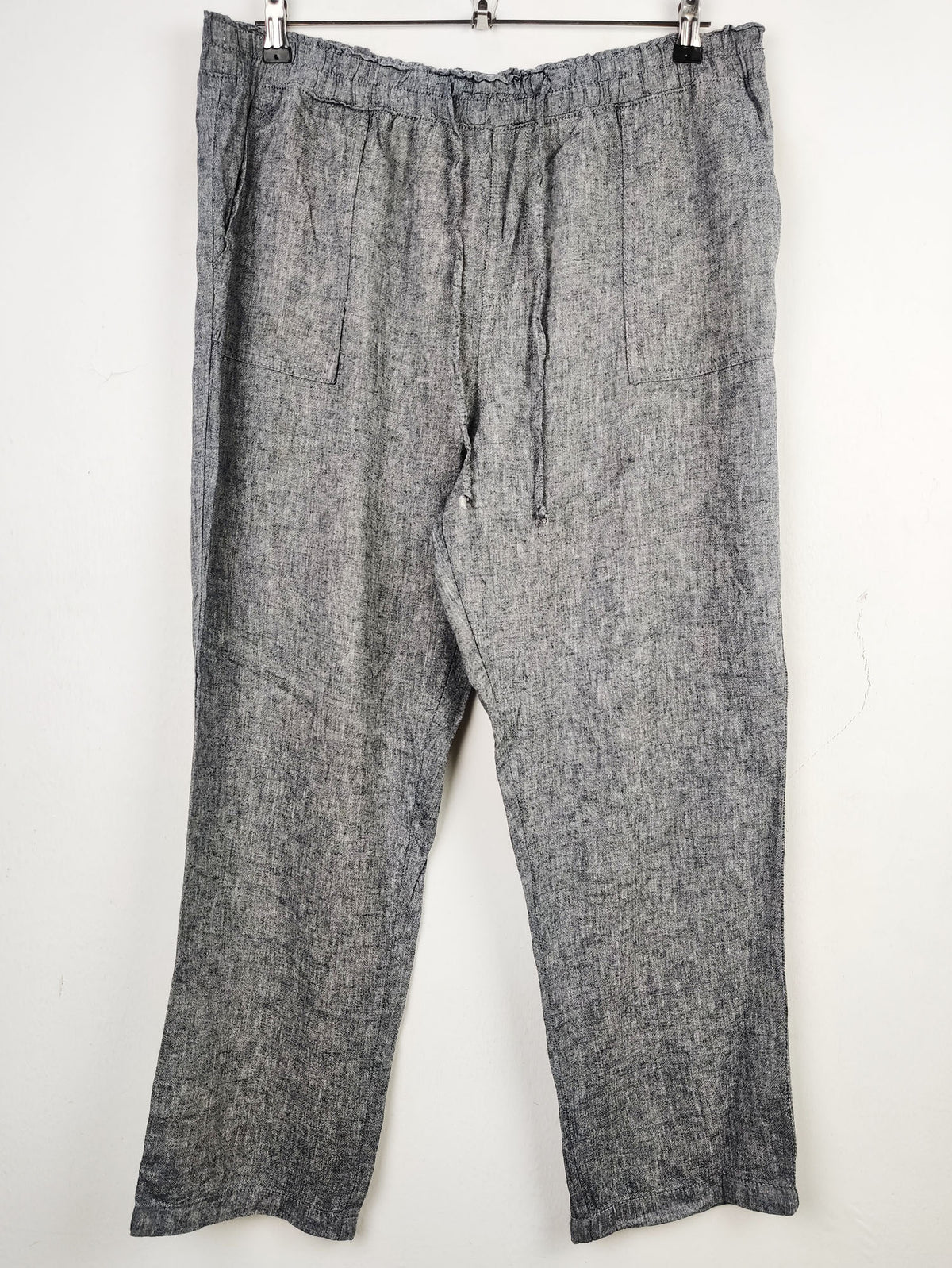 Buy online pre-used pre-loved 100% authentic & Original branded F&F (T-1005) available in Pakistan. Top international brands avilable.