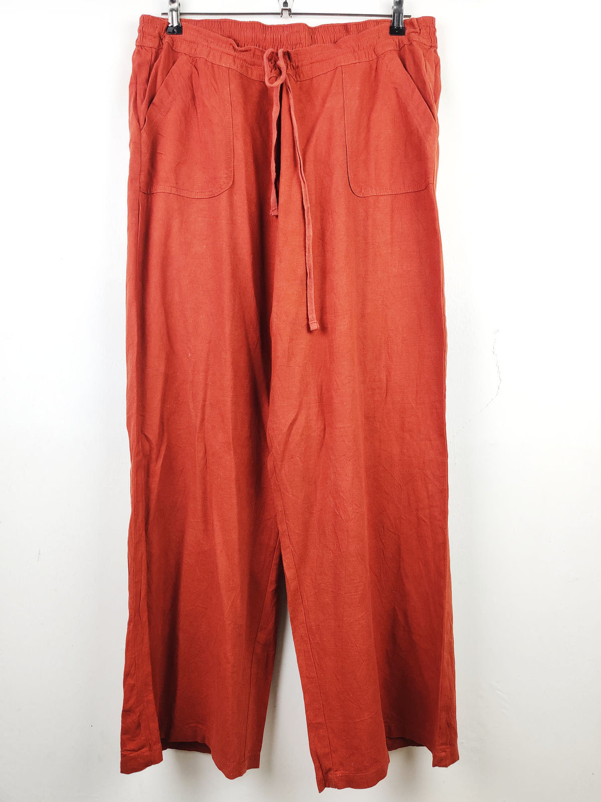 Buy online pre-used pre-loved 100% authentic & Original branded George (T-1045) available in Pakistan. Top international brands avilable.