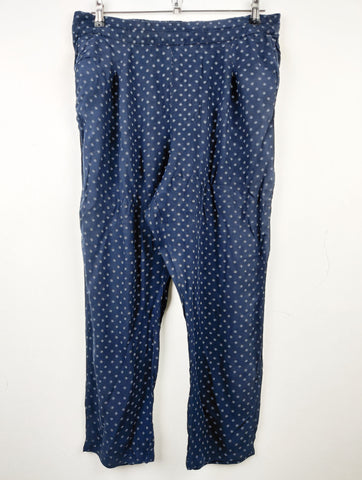 Buy online pre-used pre-loved 100% authentic & Original branded Marks & Spencer (T-1059) available in Pakistan. Top international brands avilable.