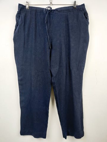Buy online pre-used pre-loved 100% authentic & Original branded Bonmarche (T-1072) available in Pakistan. Top international brands avilable.