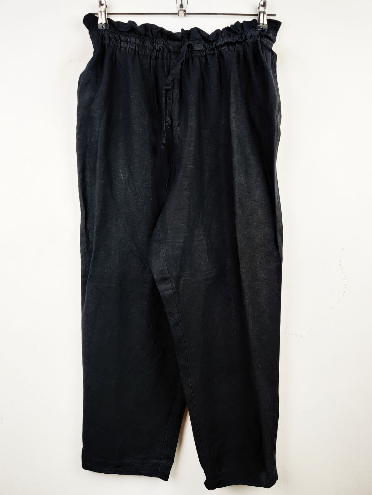 Buy online pre-used pre-loved 100% authentic & Original branded H&M (T-1102) available in Pakistan. Top international brands avilable.