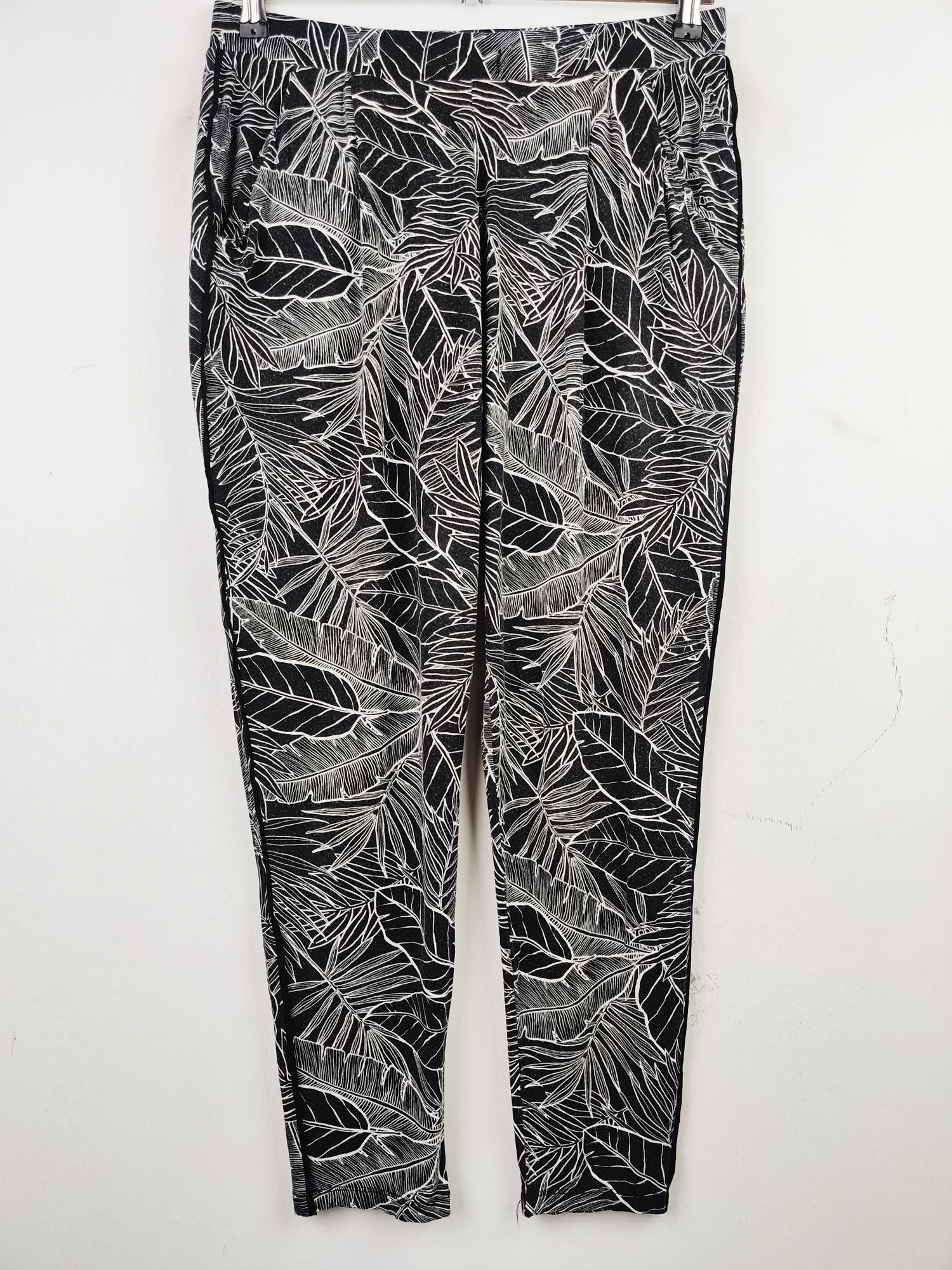 Buy online pre-used pre-loved 100% authentic & Original branded F&F (T-1107) available in Pakistan. Top international brands avilable.
