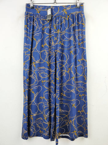 Buy online pre-used pre-loved 100% authentic & Original branded M&Co (T-1113) available in Pakistan. Top international brands avilable.