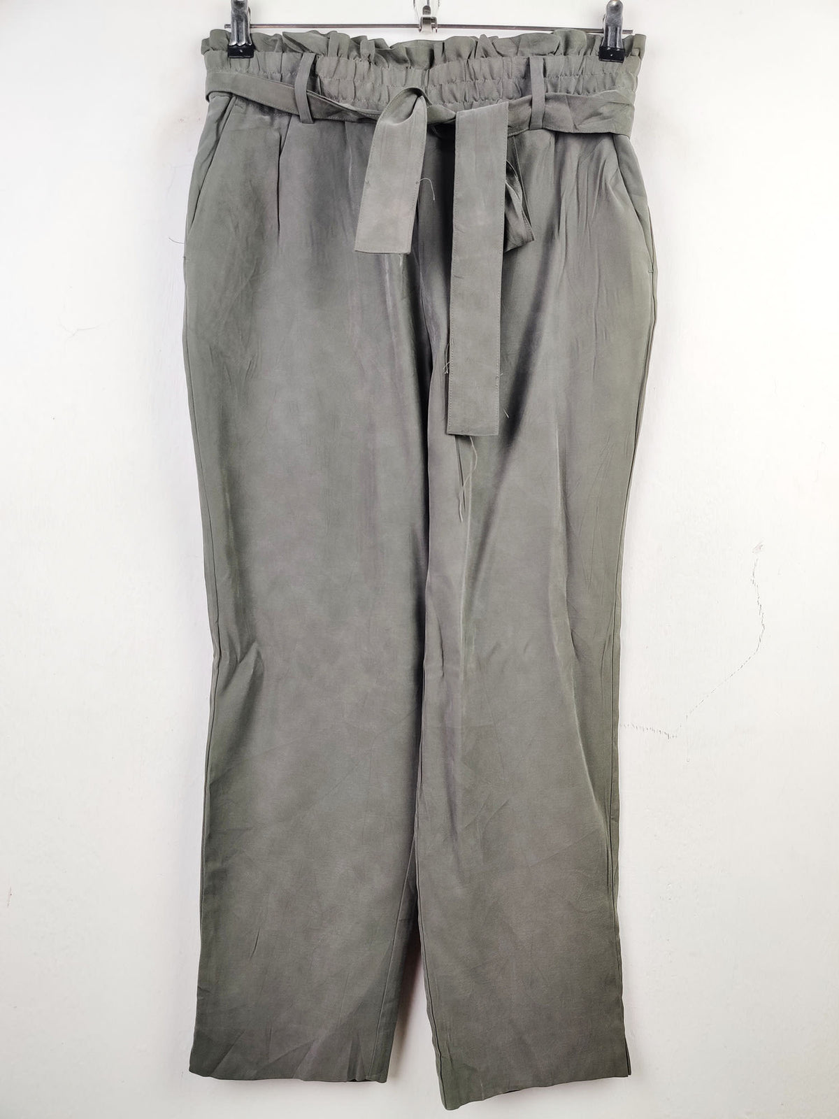 Buy online pre-used pre-loved 100% authentic & Original branded Zara (T-1119) available in Pakistan. Top international brands avilable.