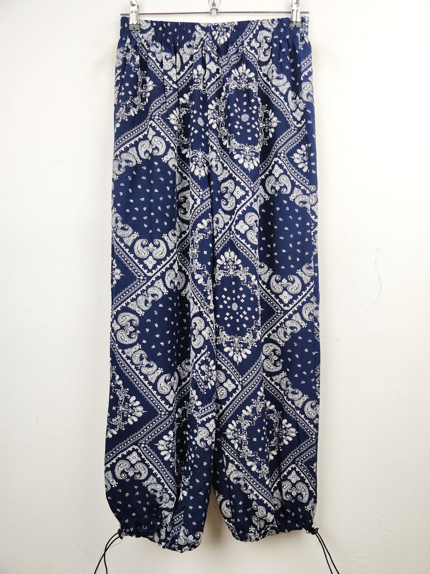 Buy online pre-used pre-loved 100% authentic & Original branded Shein (T-1170) available in Pakistan. Top international brands avilable.