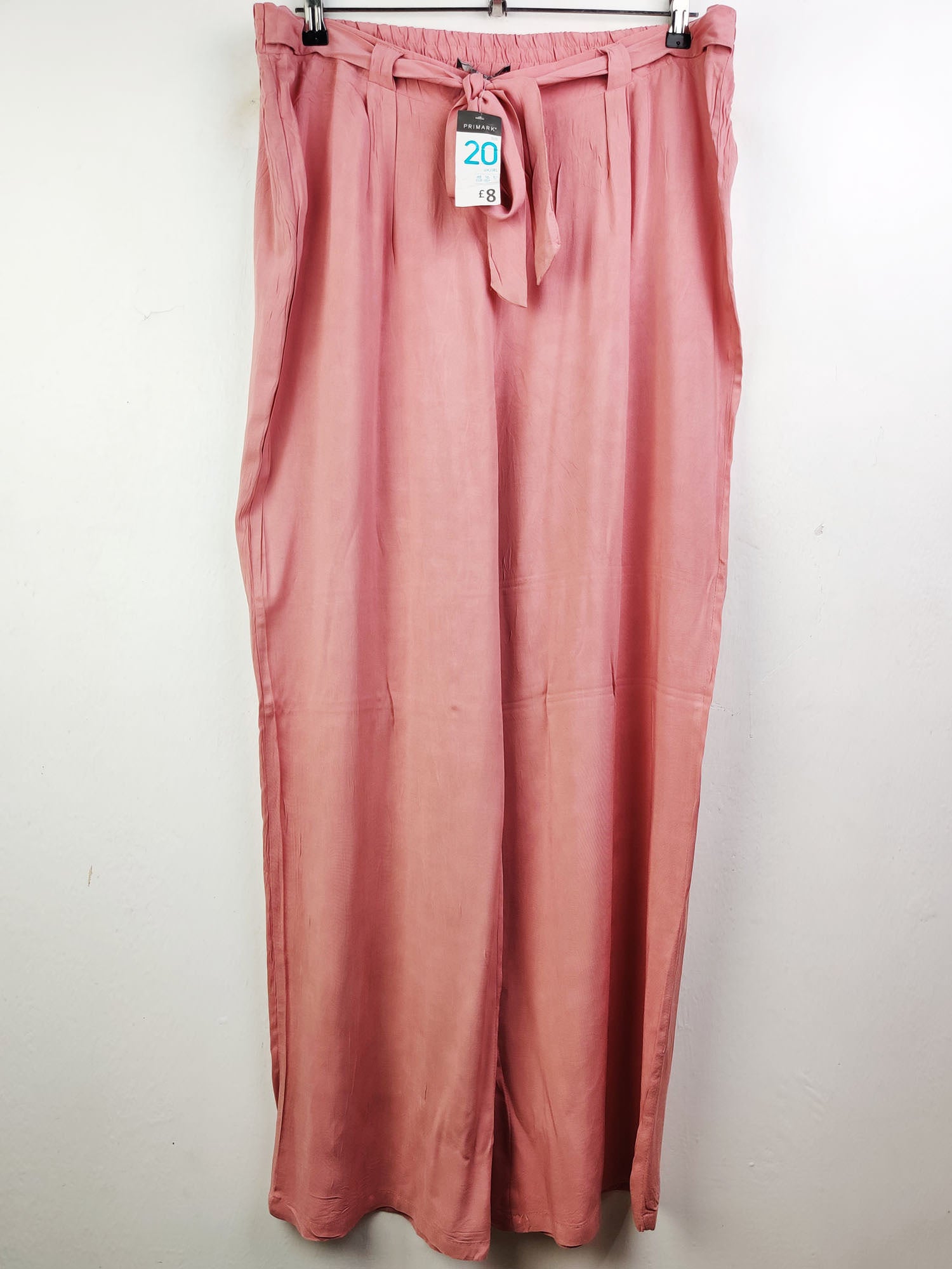 Buy online pre-used pre-loved 100% authentic & Original branded Primark (T-1235) available in Pakistan. Top international brands avilable.