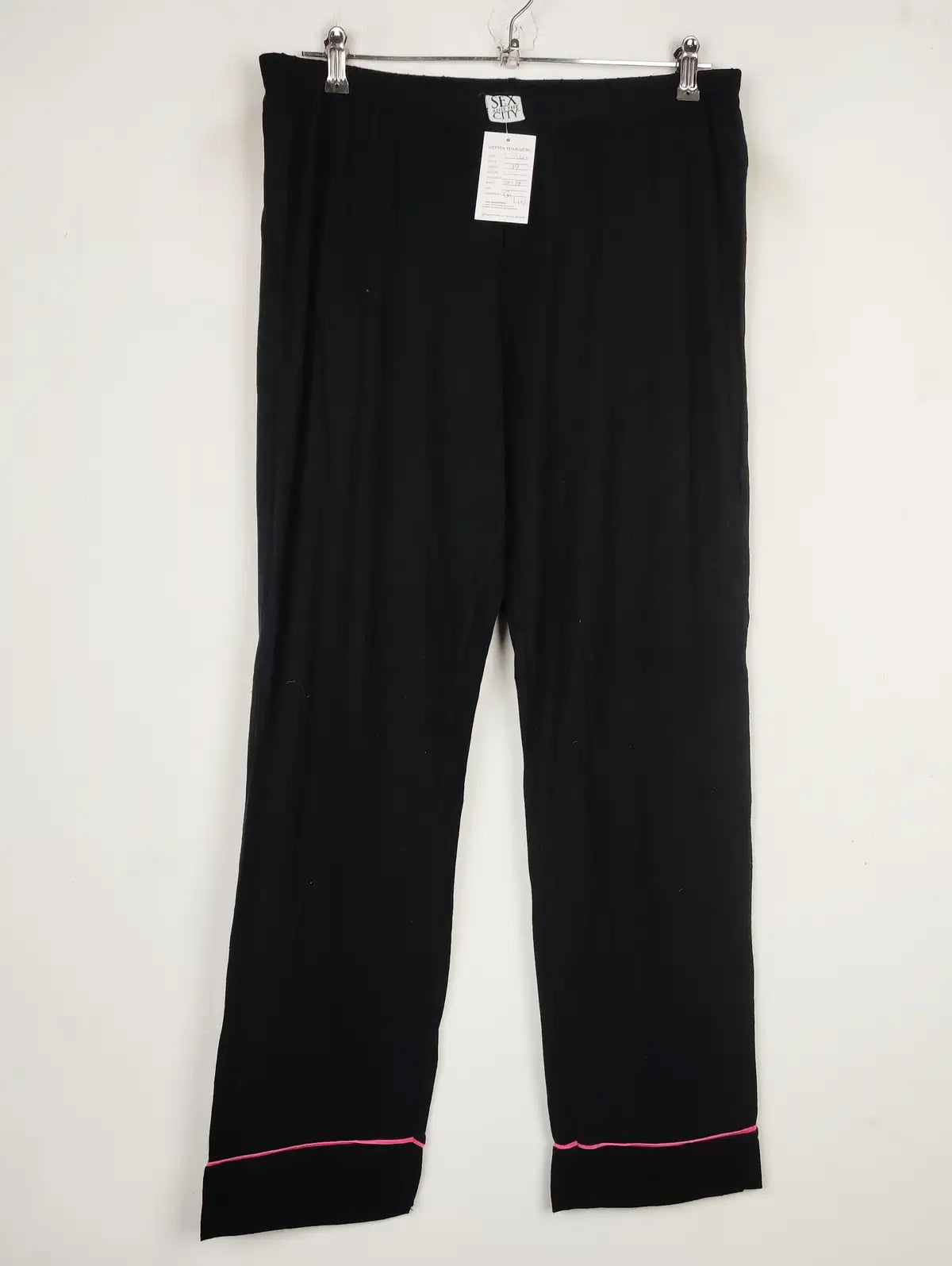 Buy online pre-used pre-loved 100% authentic & Original branded Sex And The City (T-1600) available in Pakistan. Top international brands avilable.
