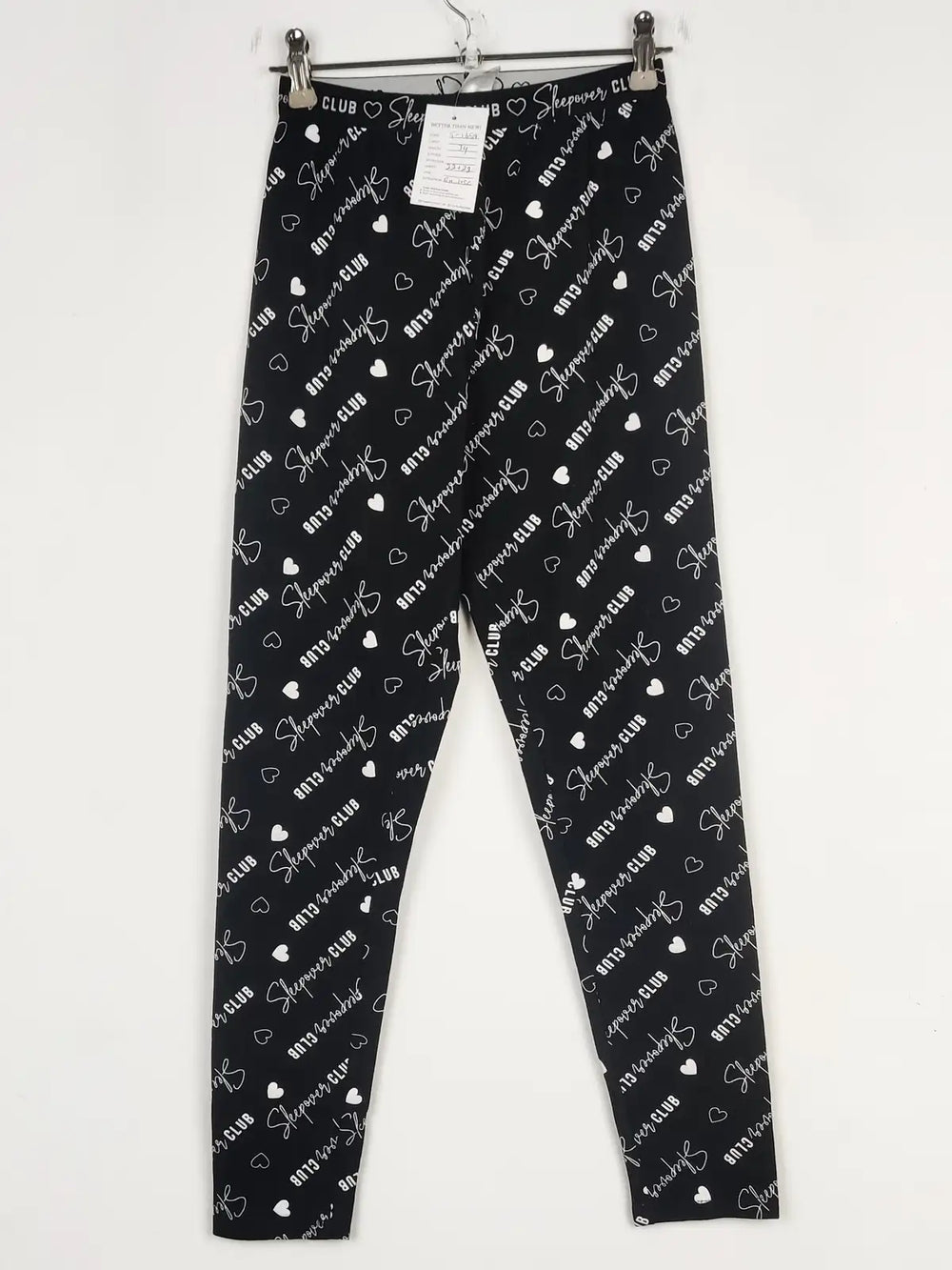 Buy online pre-used pre-loved 100% authentic & Original branded Unknown Brand (T-1659) available in Pakistan. Top international brands avilable.