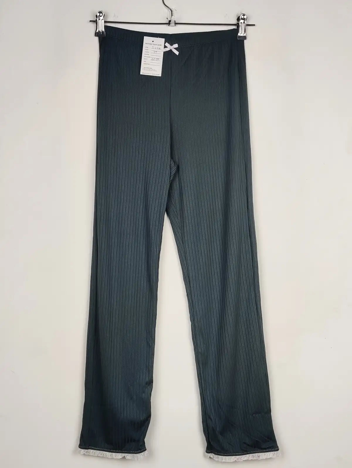 Buy online pre-used pre-loved 100% authentic & Original branded Unknown Brand (T-1716) available in Pakistan. Top international brands avilable.