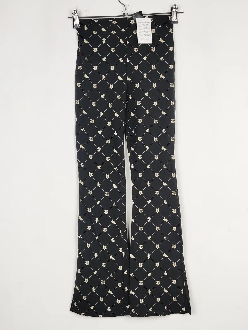 Buy online pre-used pre-loved 100% authentic & Original branded H&M (T-1736) available in Pakistan. Top international brands avilable.