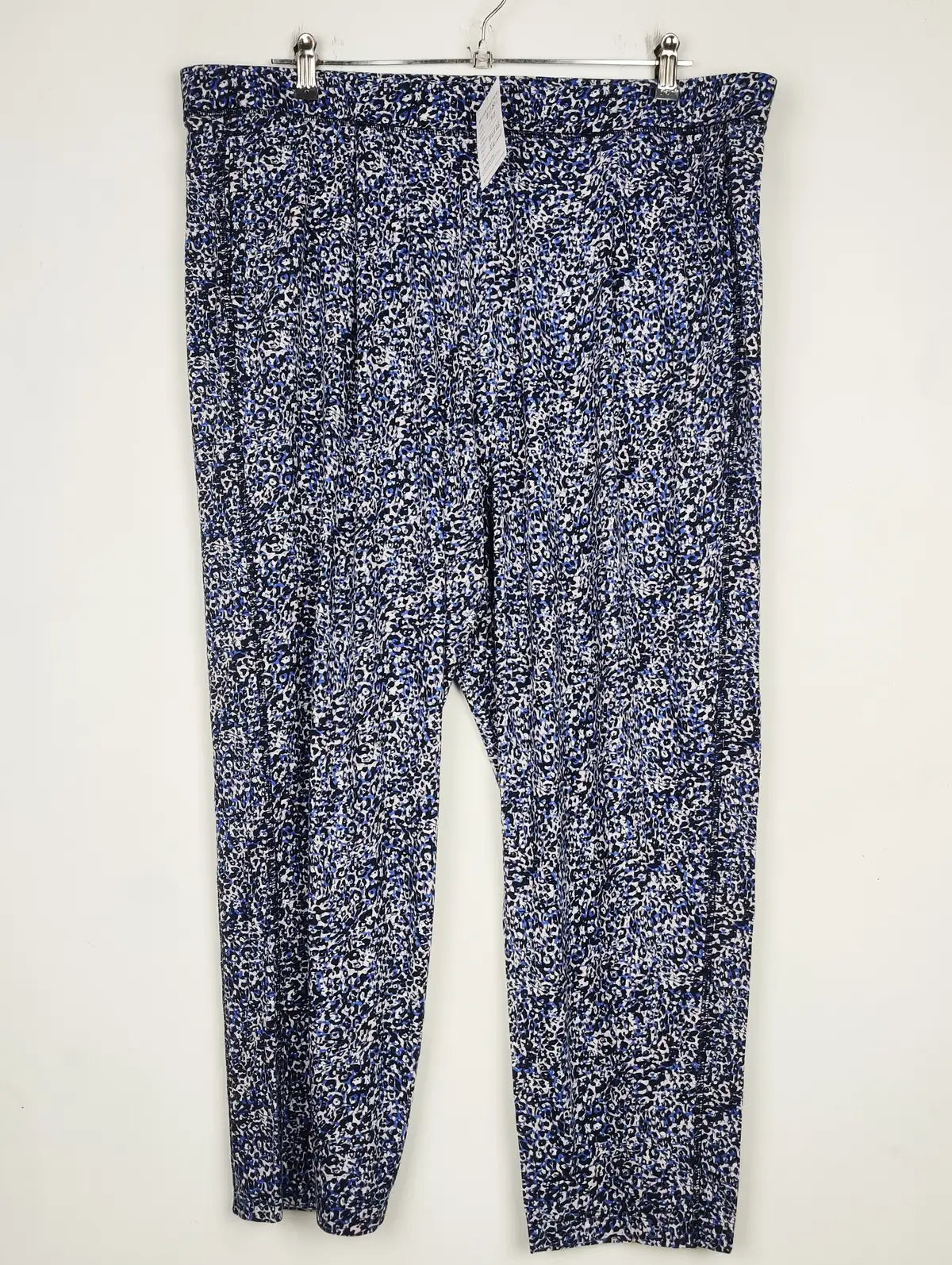 Buy online pre-used pre-loved 100% authentic & Original branded Mark & Spencer (T-1861) available in Pakistan. Top international brands avilable.