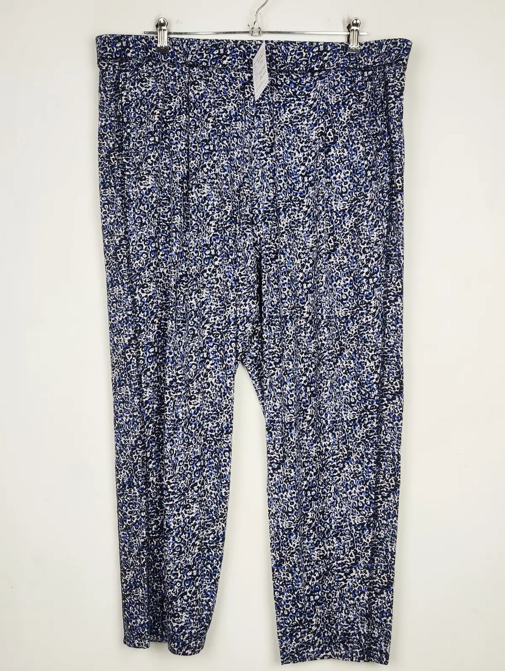 Buy online pre-used pre-loved 100% authentic & Original branded Mark & Spencer (T-1861) available in Pakistan. Top international brands avilable.