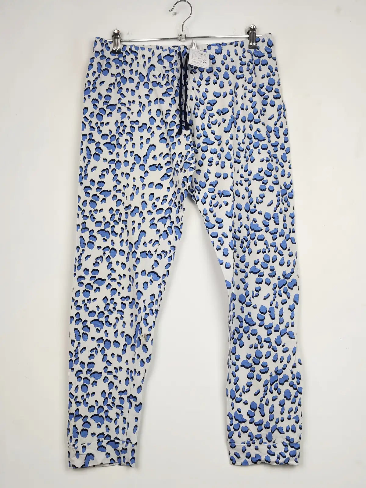 Buy online pre-used pre-loved 100% authentic & Original branded Primark (T-1927) available in Pakistan. Top international brands avilable.