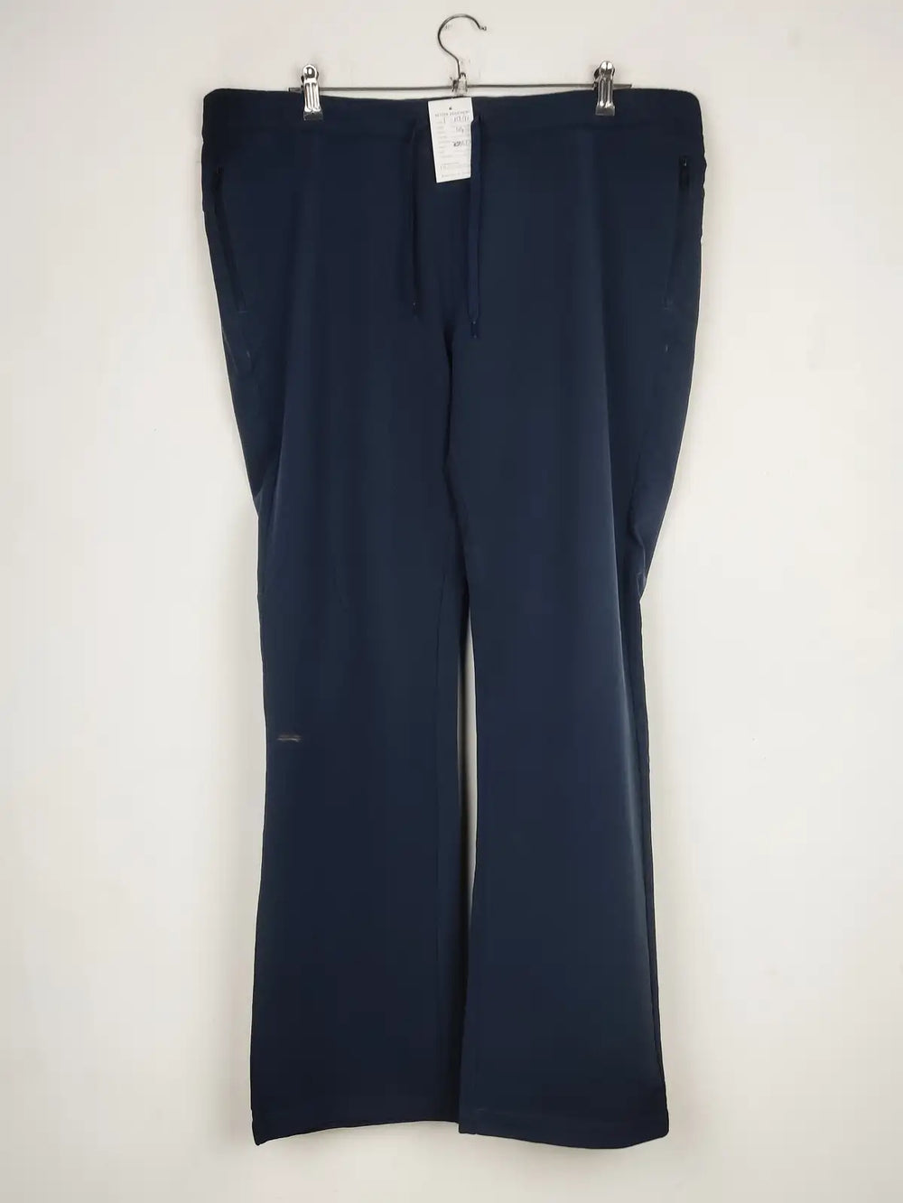 Buy online pre-used pre-loved 100% authentic & Original branded Rohan (T-1991) available in Pakistan. Top international brands avilable.