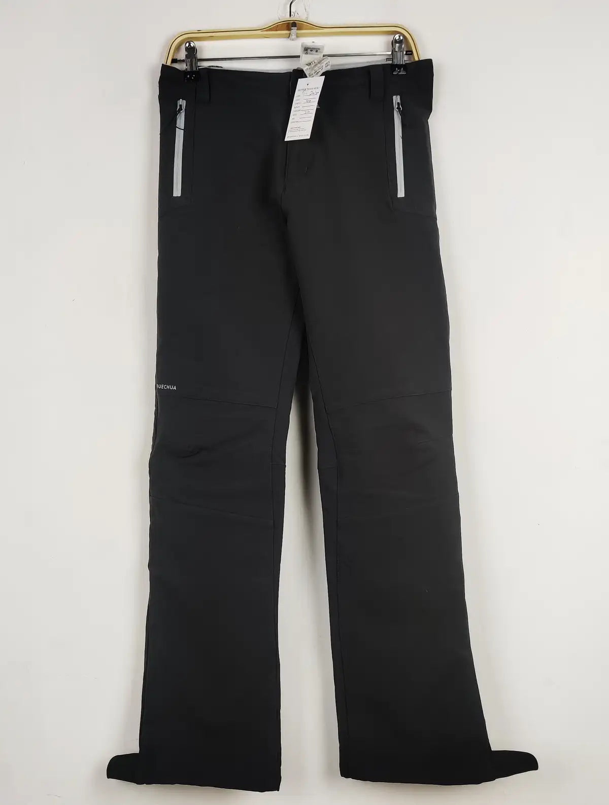 Buy online pre-used pre-loved 100% authentic & Original branded Decathlon (T-2040) available in Pakistan. Top international brands avilable.