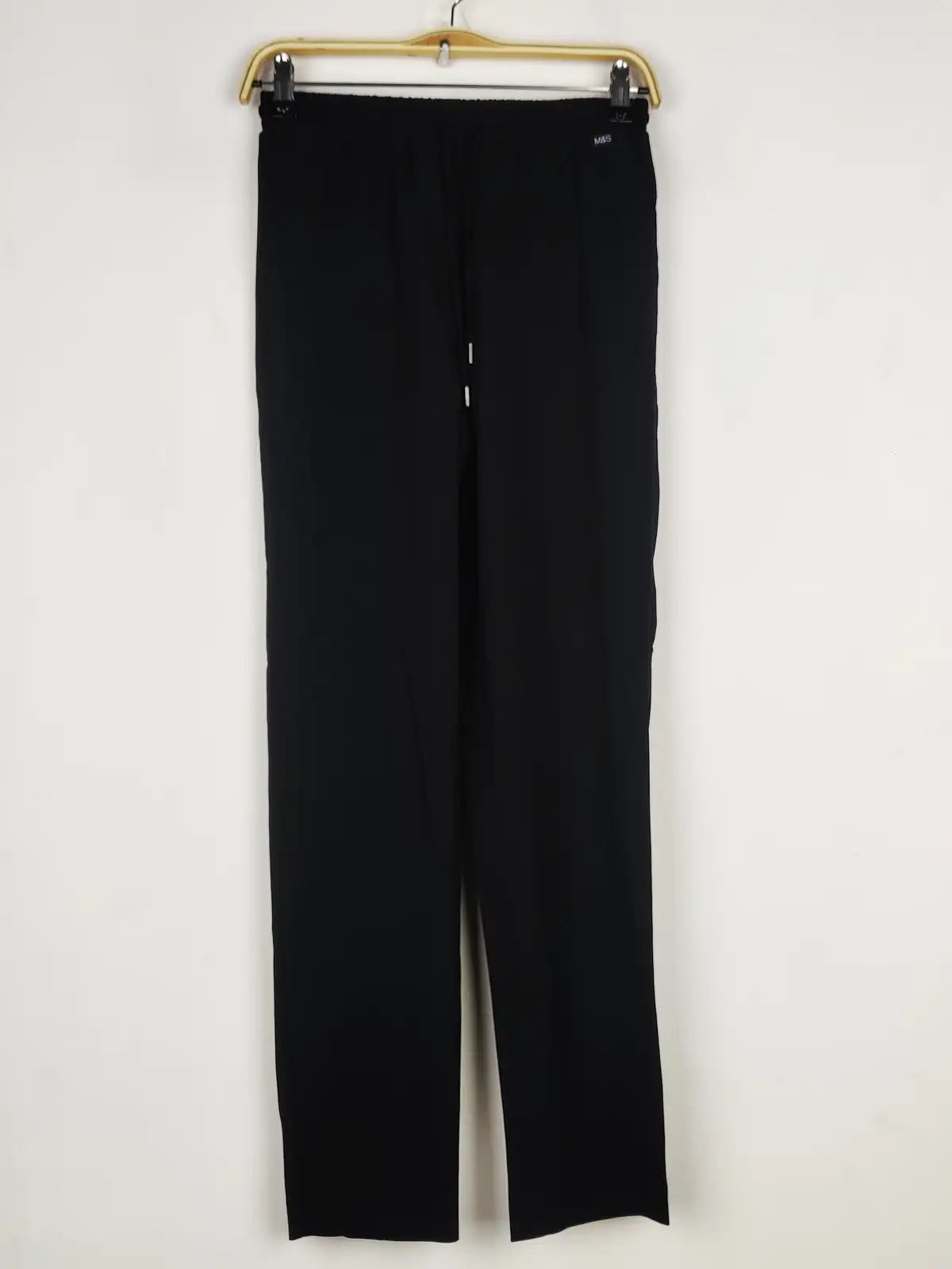 Buy online pre-used pre-loved 100% authentic & Original branded Zara (T-2053) available in Pakistan. Top international brands avilable.