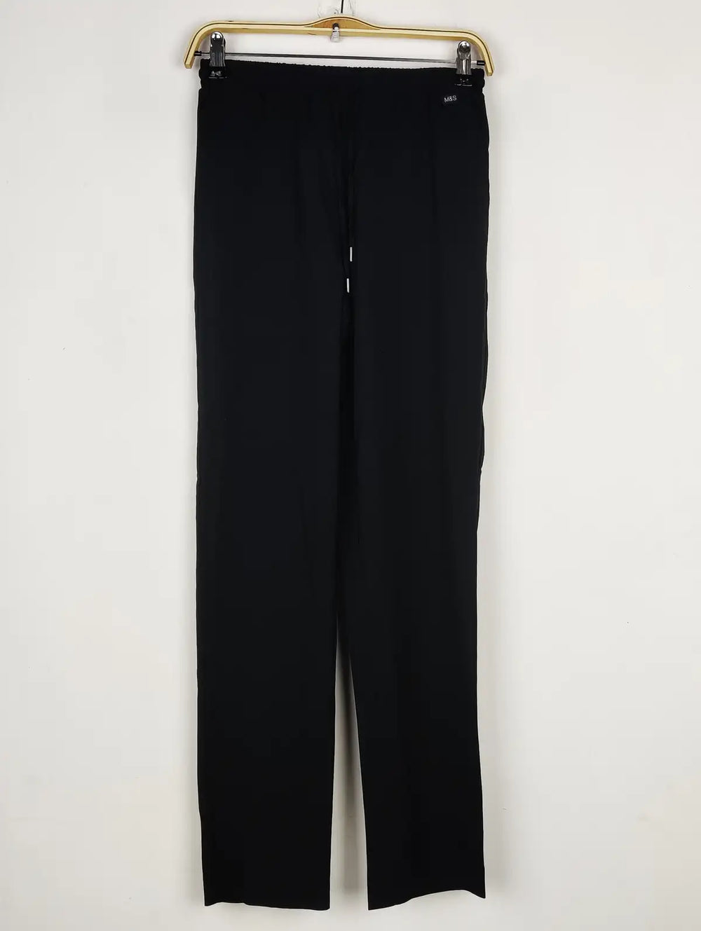 Buy online pre-used pre-loved 100% authentic & Original branded Marks & Spencer (T-2054) available in Pakistan. Top international brands avilable.