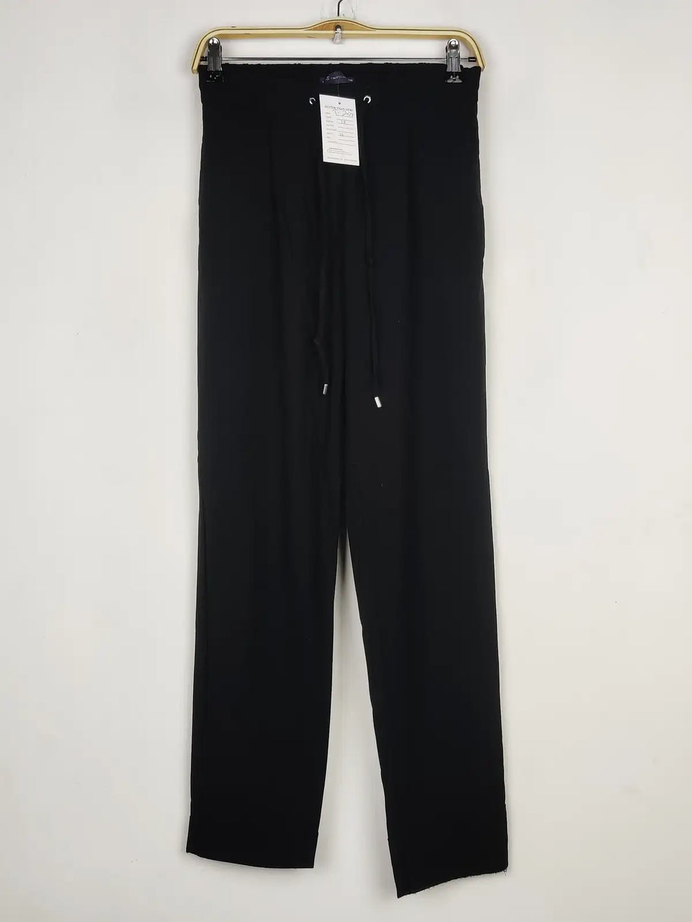Buy online pre-used pre-loved 100% authentic & Original branded Marks & Spencer (T-2073) available in Pakistan. Top international brands avilable.