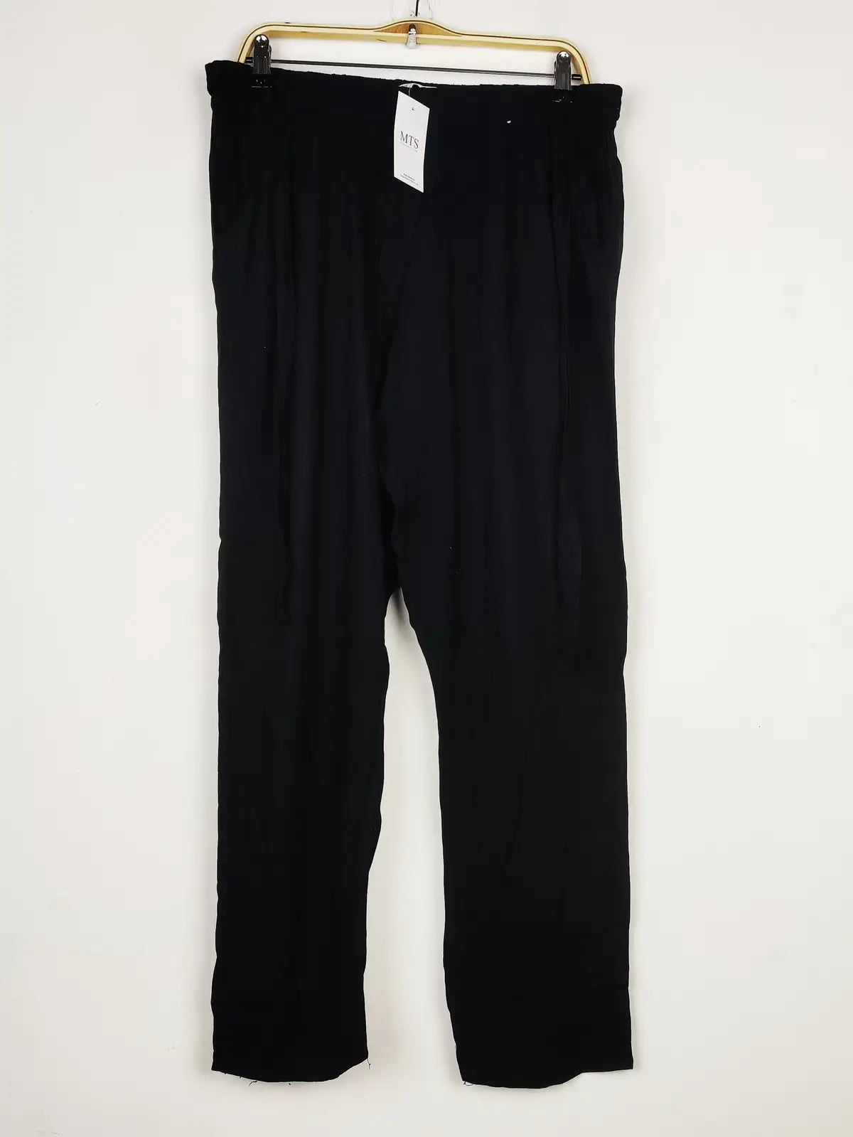 Buy online pre-used pre-loved 100% authentic & Original branded Real Women (T-2102) available in Pakistan. Top international brands avilable.