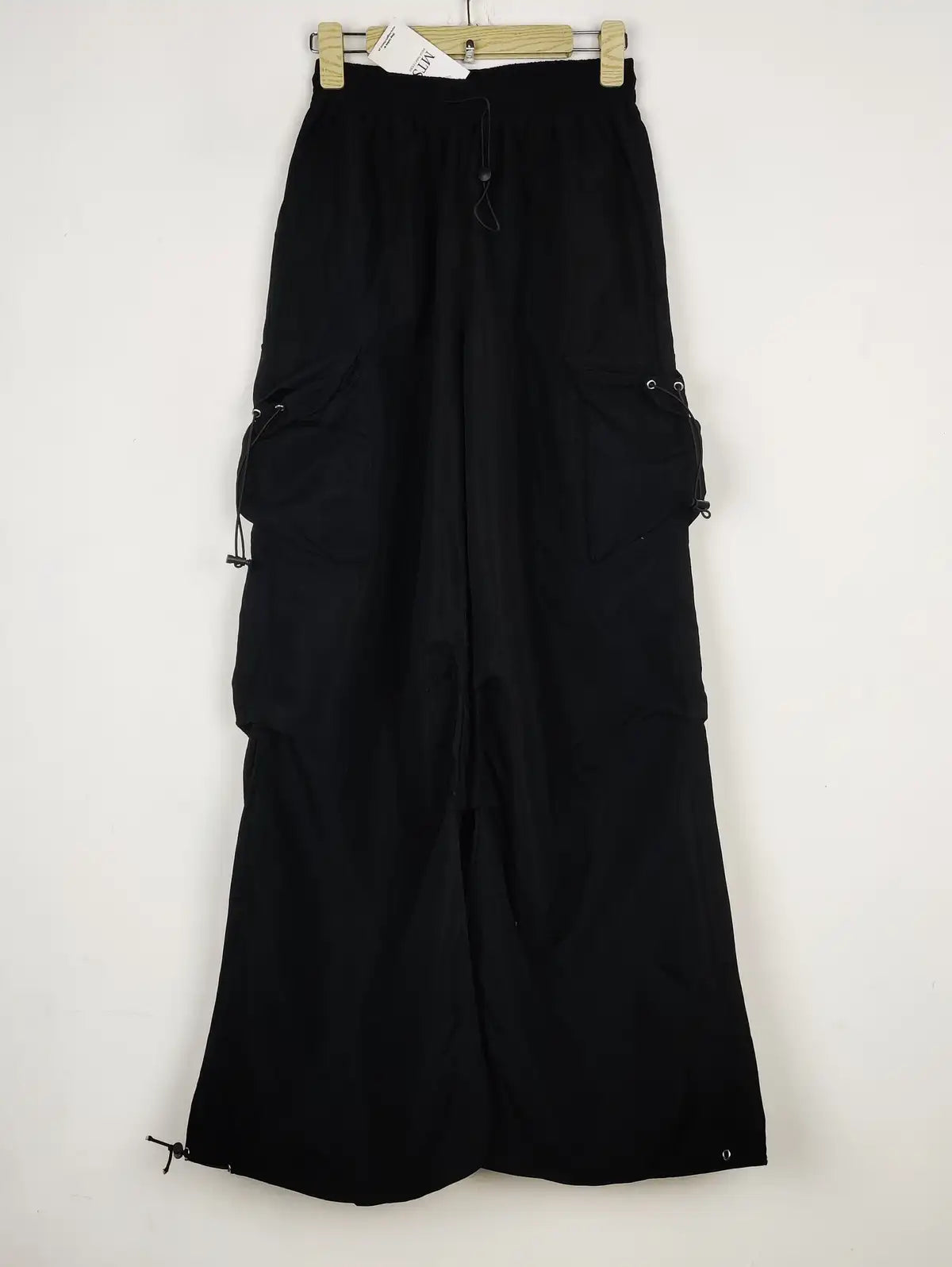 Buy online pre-used pre-loved 100% authentic & Original branded Unknown Brand (T-2157) available in Pakistan. Top international brands avilable.