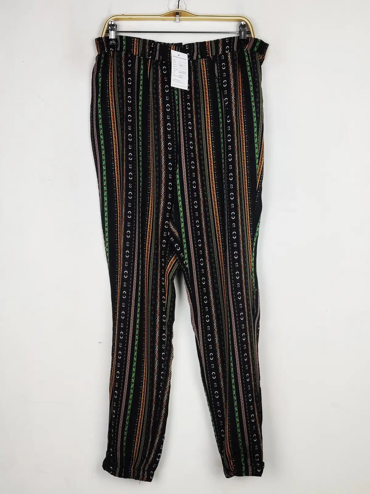Buy online pre-used pre-loved 100% authentic & Original branded Unknown Brand (T-2217) available in Pakistan. Top international brands avilable.