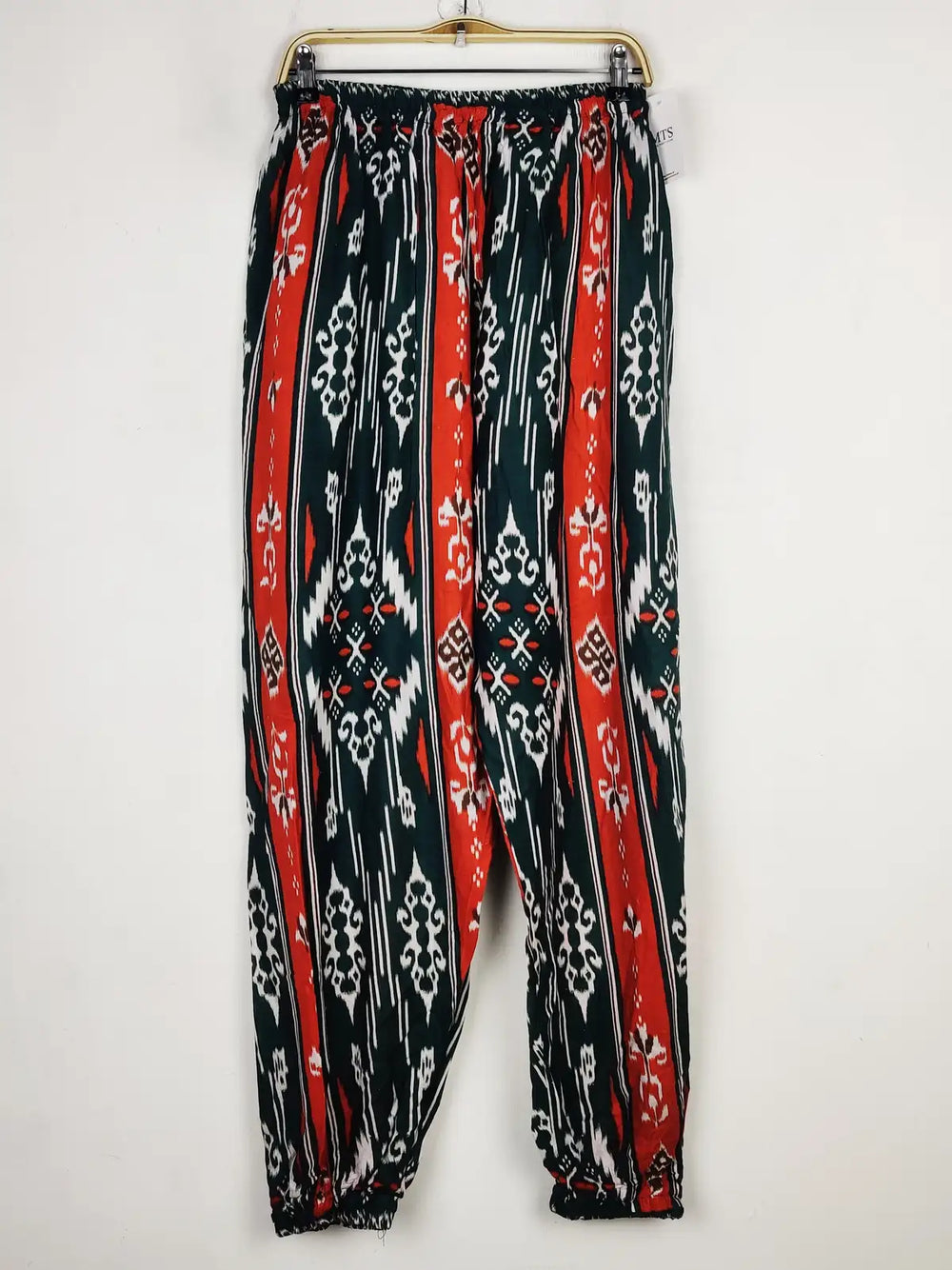 Buy online pre-used pre-loved 100% authentic & Original branded Unknown Brand (T-2231) available in Pakistan. Top international brands avilable.