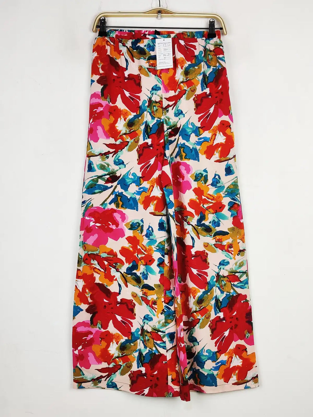 Buy online pre-used pre-loved 100% authentic & Original branded Shein (T-2310) available in Pakistan. Top international brands avilable.