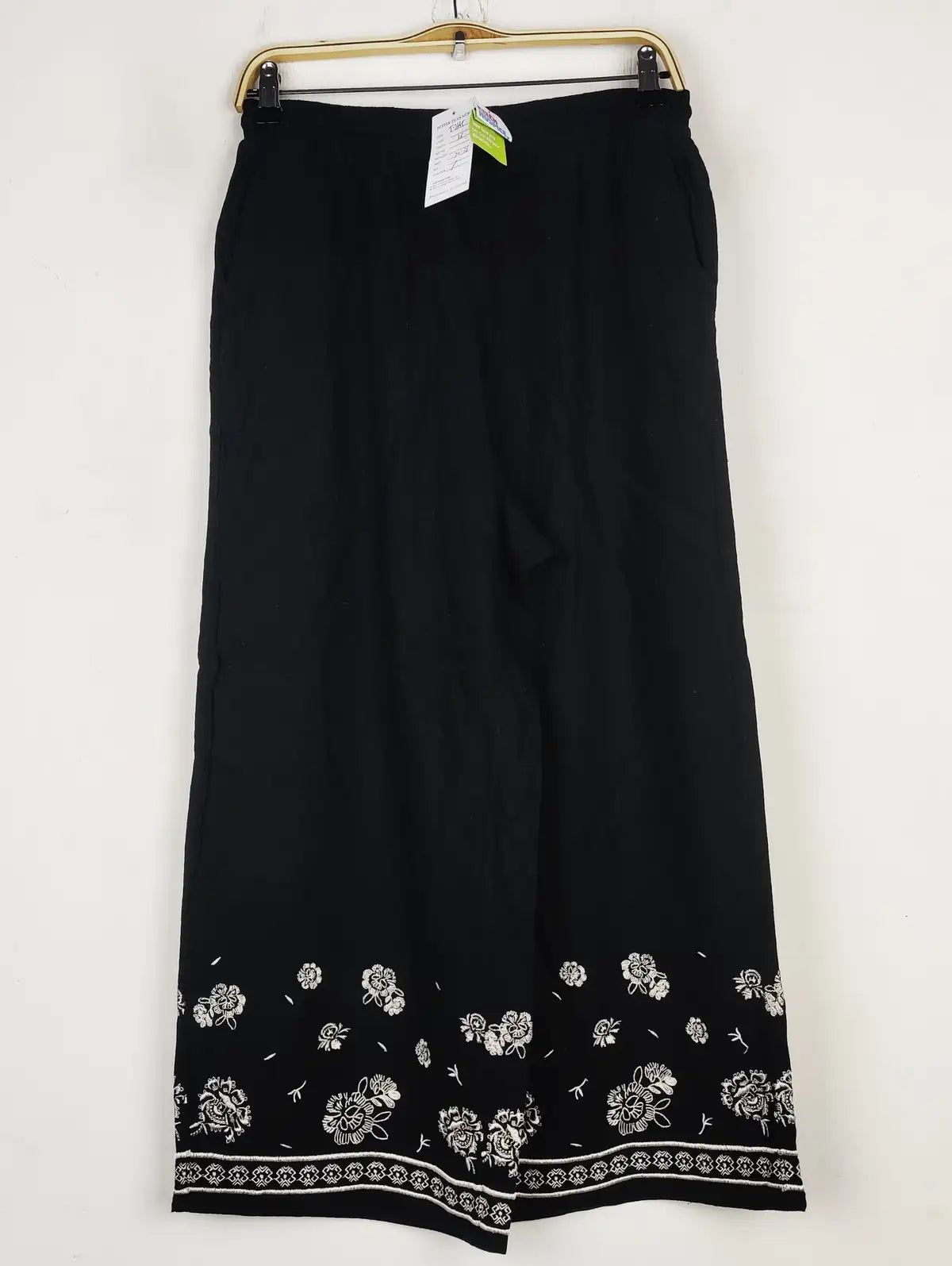 Buy online pre-used pre-loved 100% authentic & Original branded Next (T-2445) available in Pakistan. Top international brands avilable.