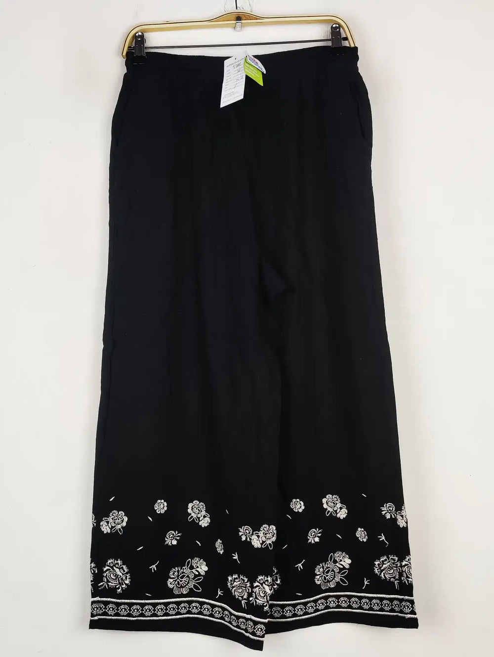 Buy online pre-used pre-loved 100% authentic & Original branded Next (T-2445) available in Pakistan. Top international brands avilable.