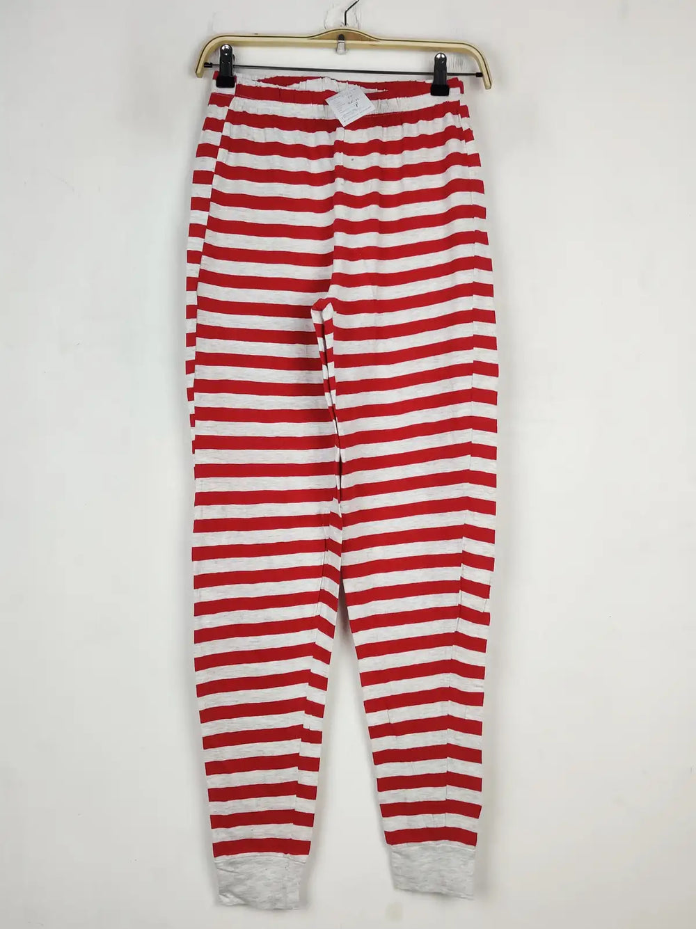 Buy online pre-used pre-loved 100% authentic & Original branded Unknown Brand (T-2457) available in Pakistan. Top international brands avilable.