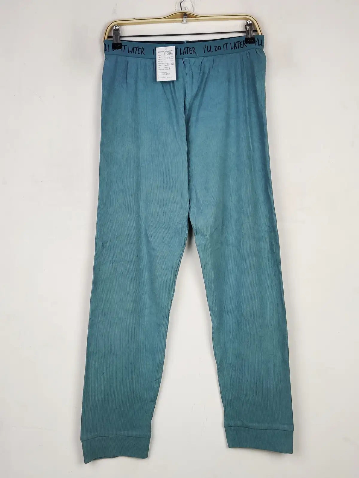 Buy online pre-used pre-loved 100% authentic & Original branded Marks & Spencer (T-2501) available in Pakistan. Top international brands avilable.