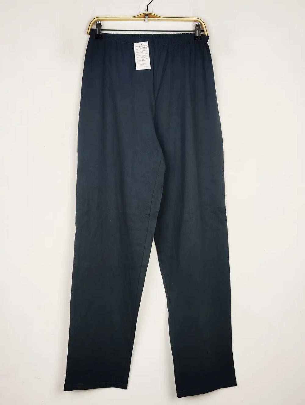 Buy online pre-used pre-loved 100% authentic & Original branded Unknown Brand (T-2505) available in Pakistan. Top international brands avilable.
