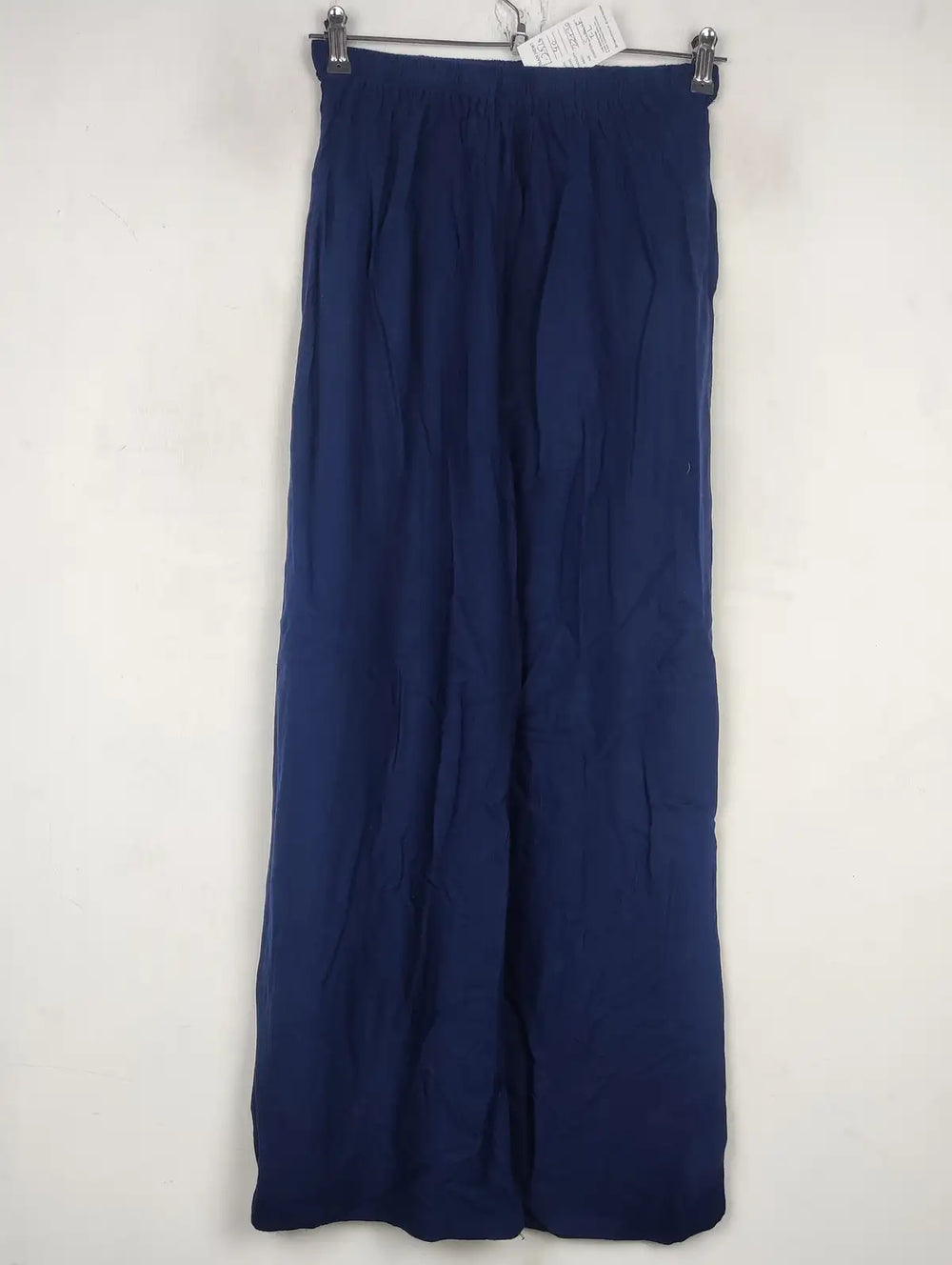 Buy online pre-used pre-loved 100% authentic & Original branded Unknown Brand (T-2510) available in Pakistan. Top international brands avilable.